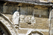 Valréas : Eglise de notre Dame de Nazareth,  bas relief