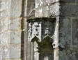 Le Faouêt : chapelle Saint Fiacre - sculptures visages