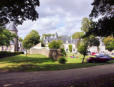 Manoir de Kerazan - le manoir vue depuis l'allée principale