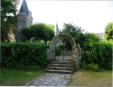 Rochefort en Terre - entrée par le portail du parc du château