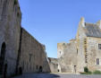 Suscinio : le château - cour intérieure coté remparts