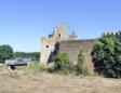 Suscinio : le château - les remparts avec pont bois provisoire