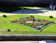 Vannes : massif fleuri du jardin