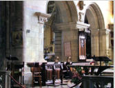 Josselin : intérieur de la chapelle Sainte Croix