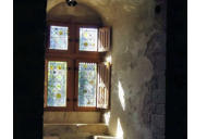 Suscinio : le château - fenêtre aux vitraux