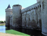 Suscinio : le château - les remparts et douves