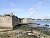 Port Louis : la citadelle à marée basse