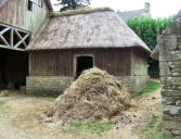 Poul Fétan : Village médiéval de 1850 - évacuation de litières de écuries