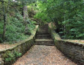 Le Faouêt : Chapelle Saint Barbe - sentier menant à la fontaine de dévotion