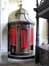 Fouesnant les Glénan : l'église Saint Pierre - confessionnal