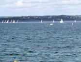 Pointe de Beg Meil - l'océan avec des voiliers