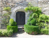 Rochefort en Terre - porte accès habitation du château