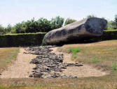 Locquemariaquer : menhir brisé