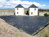 Guidel : cour intérieure du fort du loc'h