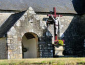 Lanvaudan : croix accolée de l'église Sainit-Maudez