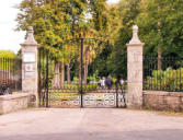 Manoir de Kerazan - grille d'entrée