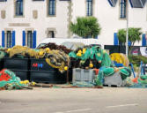 Le Guilvinec : filets de pêche sur le quai