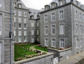 Saint Malo : Maisons malouines en pierre de granite