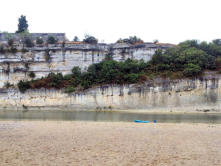 Saint Martin d'Ardèche : canoé sur les berges de l'ardèche