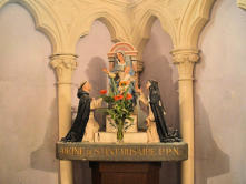 Aiguèze : intérieur de l'église Saint Roch