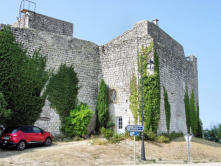 La Garde Adhémar : mur d'enceinte