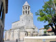La Garde Adhémar : l'église Saint Michel, le clocher et le chevet