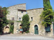 La Garde Adhémar : maisons de la place du village