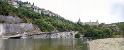 Saint Martin d'Ardèche : embarquement pour un petit tour de canoé