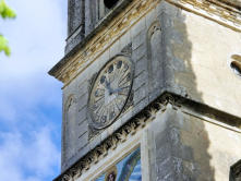 Aiguèze : église Saint Roch, l'horloge du clocher