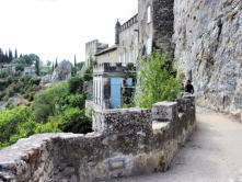 Aiguèze : le chemin de ronde