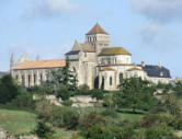Saint Jouin de Marnes : vue générale de l'abbatiale Saint Jouin