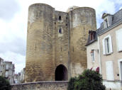 Thouars : porte fortifiée