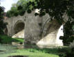 Saint Généroux : les arches du pont roman ( vieux pont )