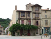 Saint Loup Lamairé : maisons à pans de bois 2