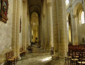 Airvault : bas côté gauche de l'église Saint Pierre