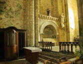 Airvault : église Saint Pierre, autel,confessionnal