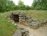 Tumulus de Bougon entrée de nécropole