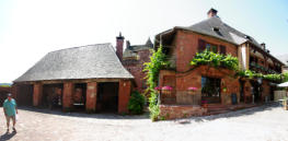 Collonges la Rouge : maisons médiévales