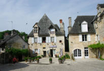 Turenne : place du village