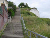 Le Treport : on prend l'escalier,le château est en haut