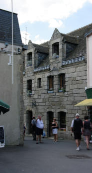 Concarneau :ruelle étroite